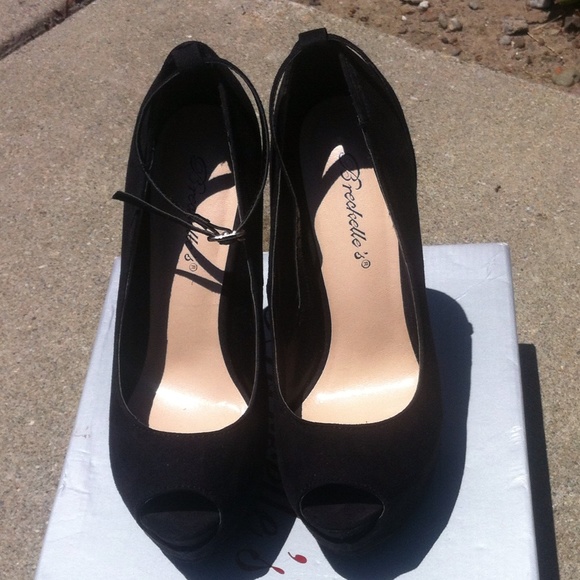 Black Ankle Strap Open Toe Heels - Picture 7 of 8